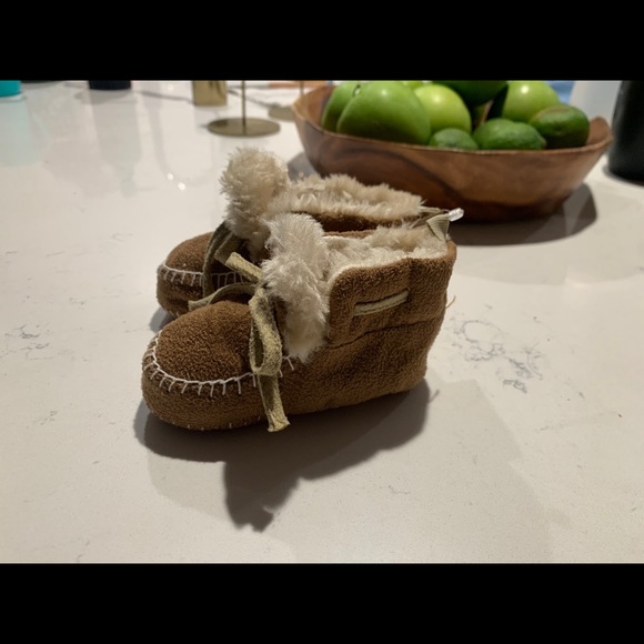 Baby Winter Booties - Picture 2 of 4